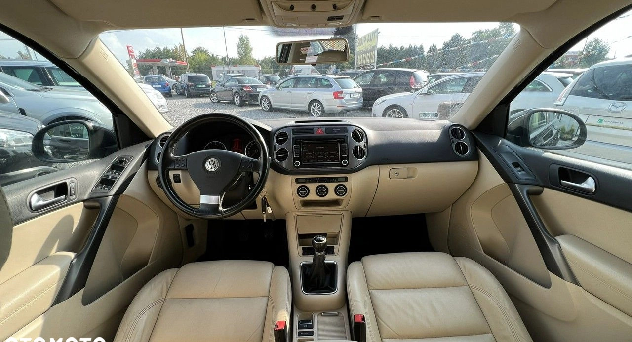Volkswagen Tiguan cena 32900 przebieg: 272000, rok produkcji 2009 z Skawina małe 352